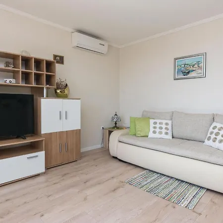 Apartment Kozino I *